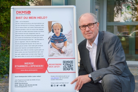 Schirmherr Landrat Manfred Müller bittet die Bevölkerung um Hilfe, einen Lebensretter für Benjamin zu finden 